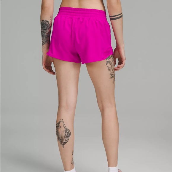 Lululemon Hotty Hot High-Rise Lined Short 2.5” - Picture 3 of 3